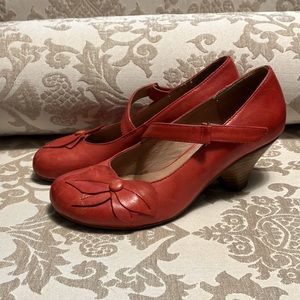 Adorable Miz Mooz Pumps with petal detail